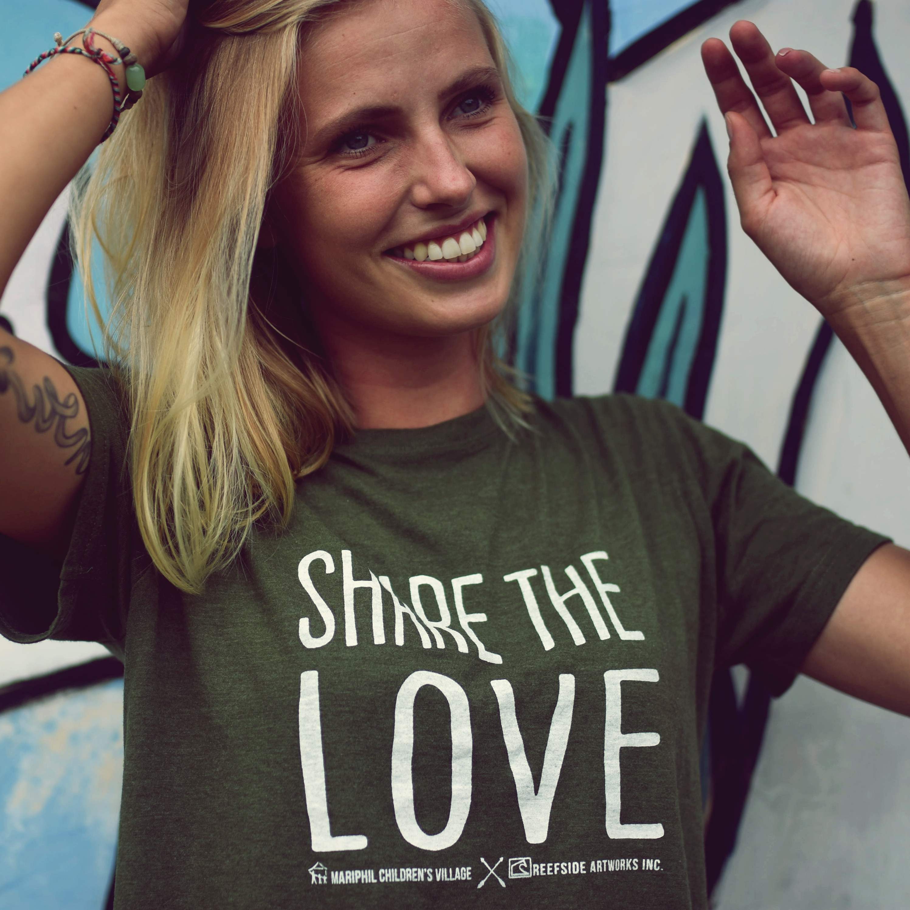 DSC 8519 - Share the love T-shirts