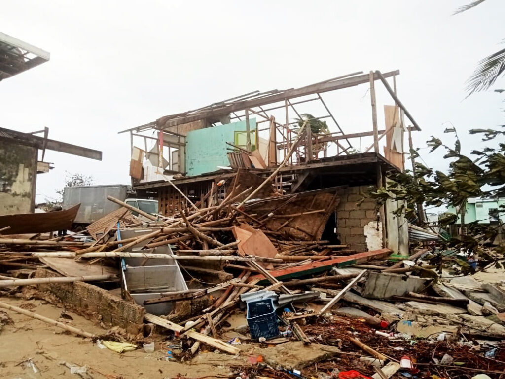 269675506 5321034201257138 7270142851801730244 n 1024x768 - MARIPHIL hilft Taifun-Opfern auf den Philippinen